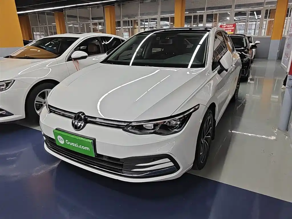 Volkswagen Golf 2021