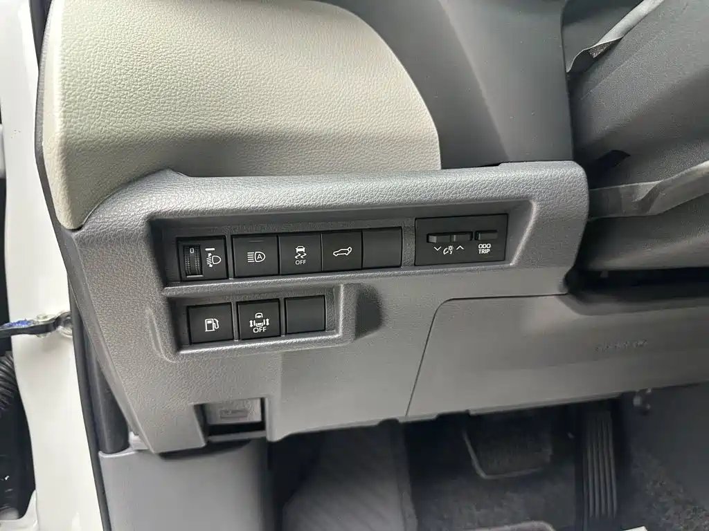 Toyota Sienna — миниатюра 2