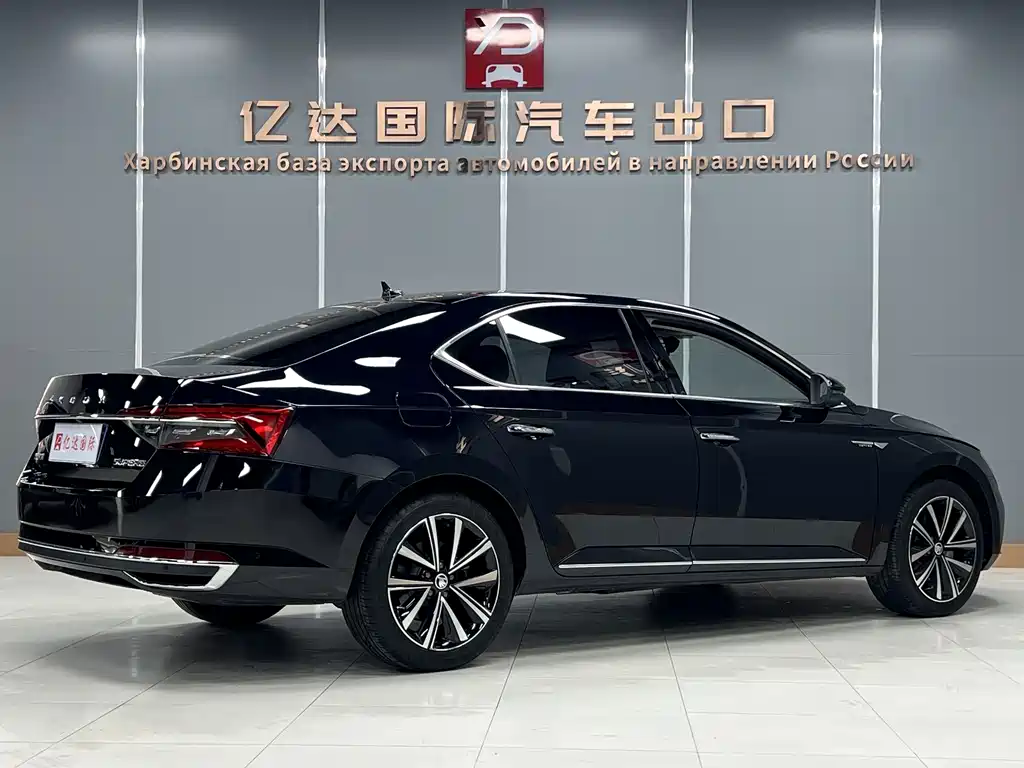Skoda Superb — миниатюра 6
