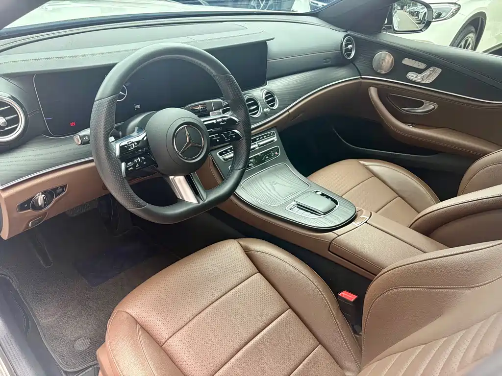 Mercedes-Benz E-Class — миниатюра 21