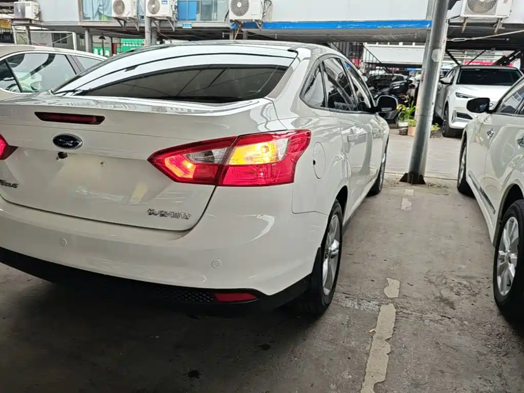 Ford Focus — миниатюра 8