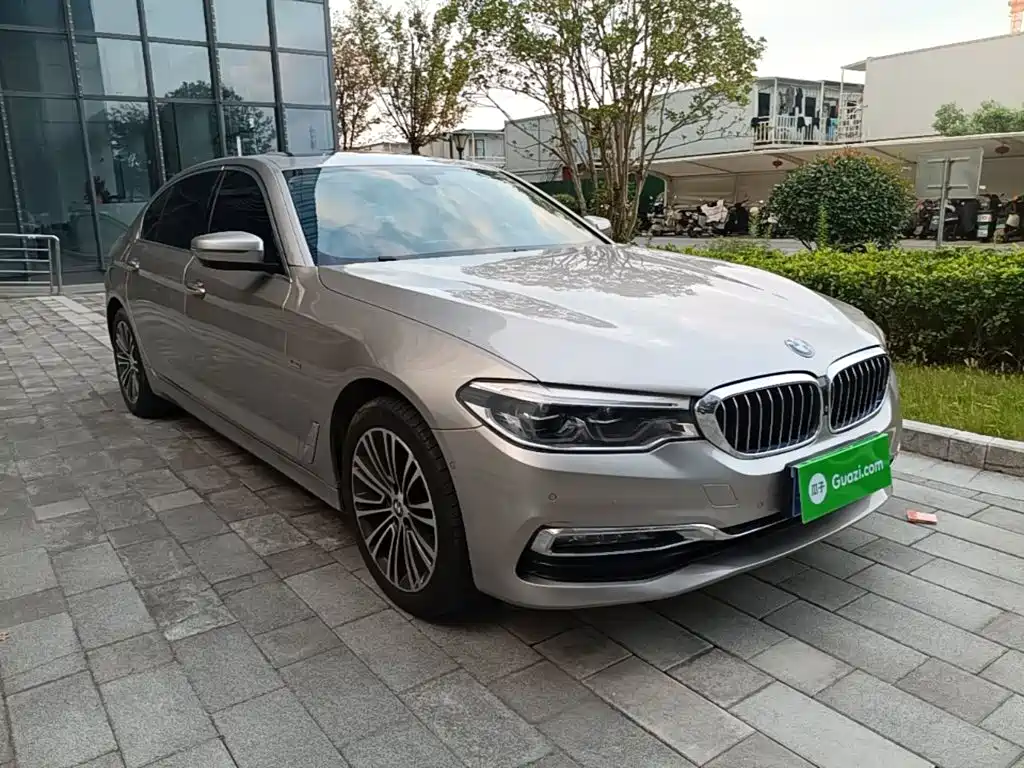 BMW 5 Series — миниатюра 4