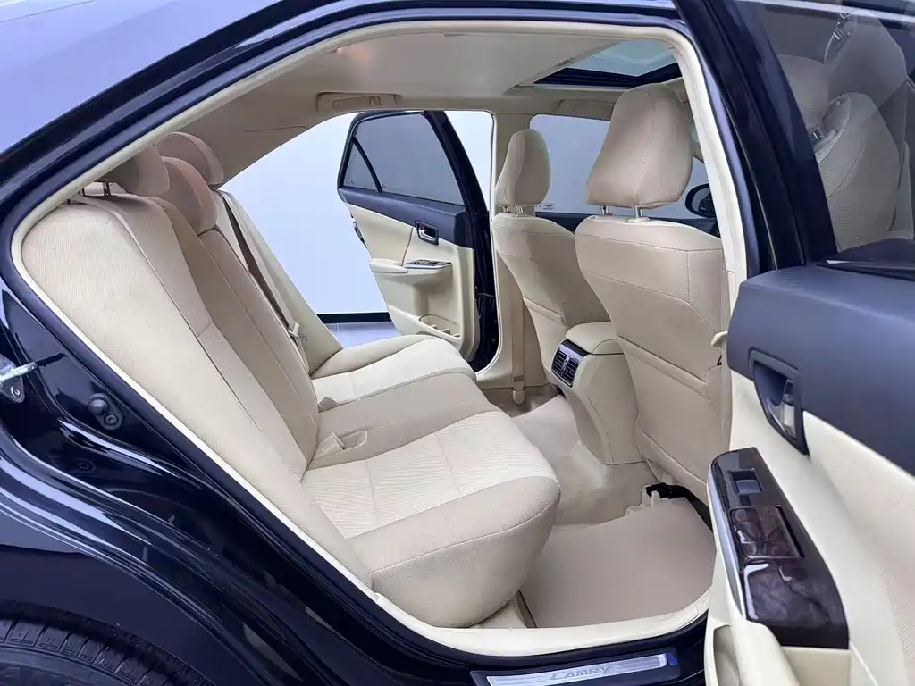 Toyota Camry — миниатюра 21