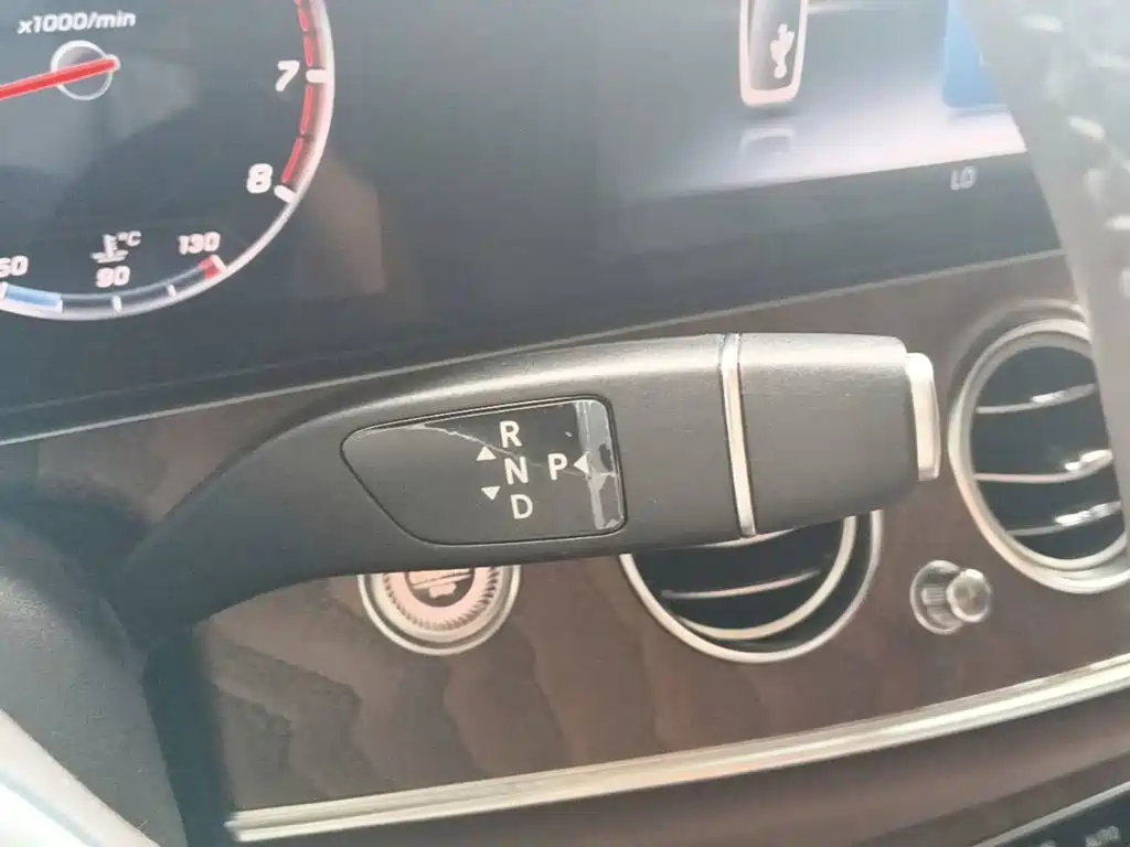 Mercedes-Benz E-Class — миниатюра 14