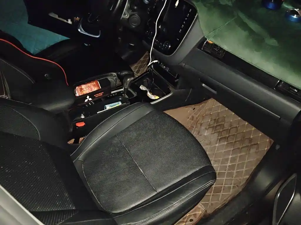 Mitsubishi Outlander — миниатюра 20