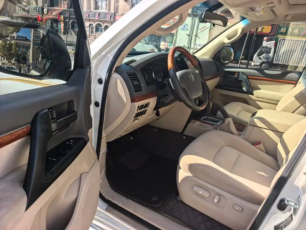Toyota Land Cruiser — миниатюра 4