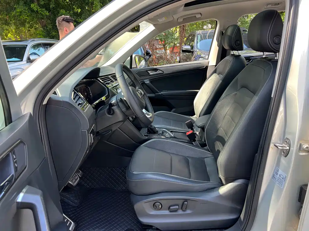 Volkswagen Tiguan L — миниатюра 8