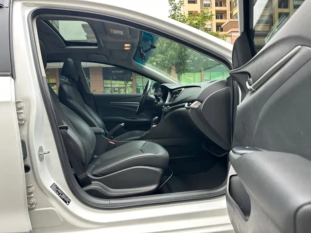 Buick Excelle — миниатюра 10