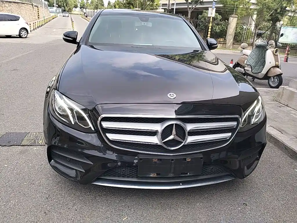 Mercedes-Benz E-Class — миниатюра 3