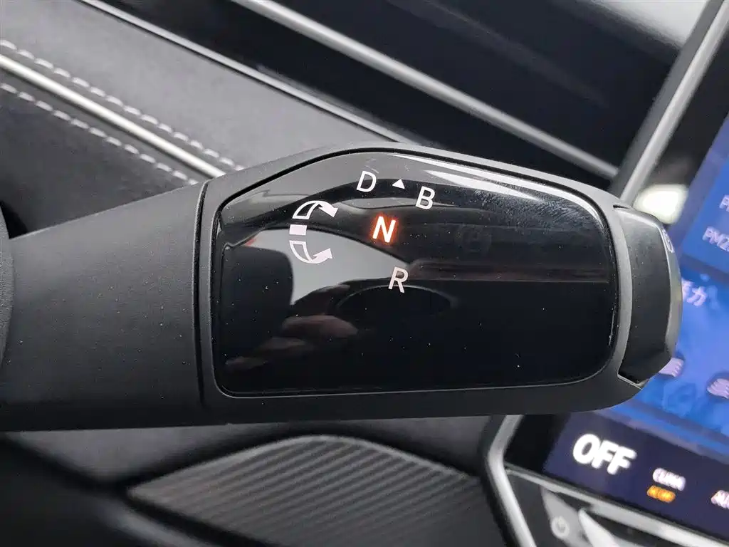 VOLKSWAGEN ID.7 VIZZION