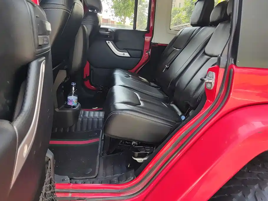 Jeep Wrangler — миниатюра 11