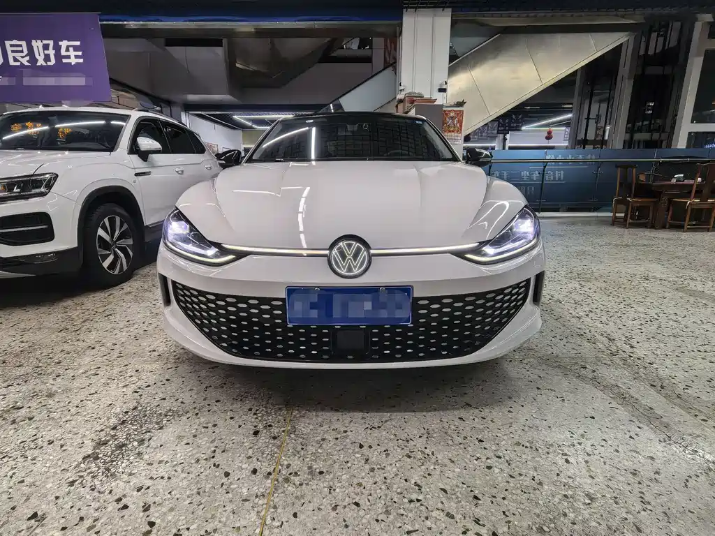 VOLKSWAGEN LINGDU