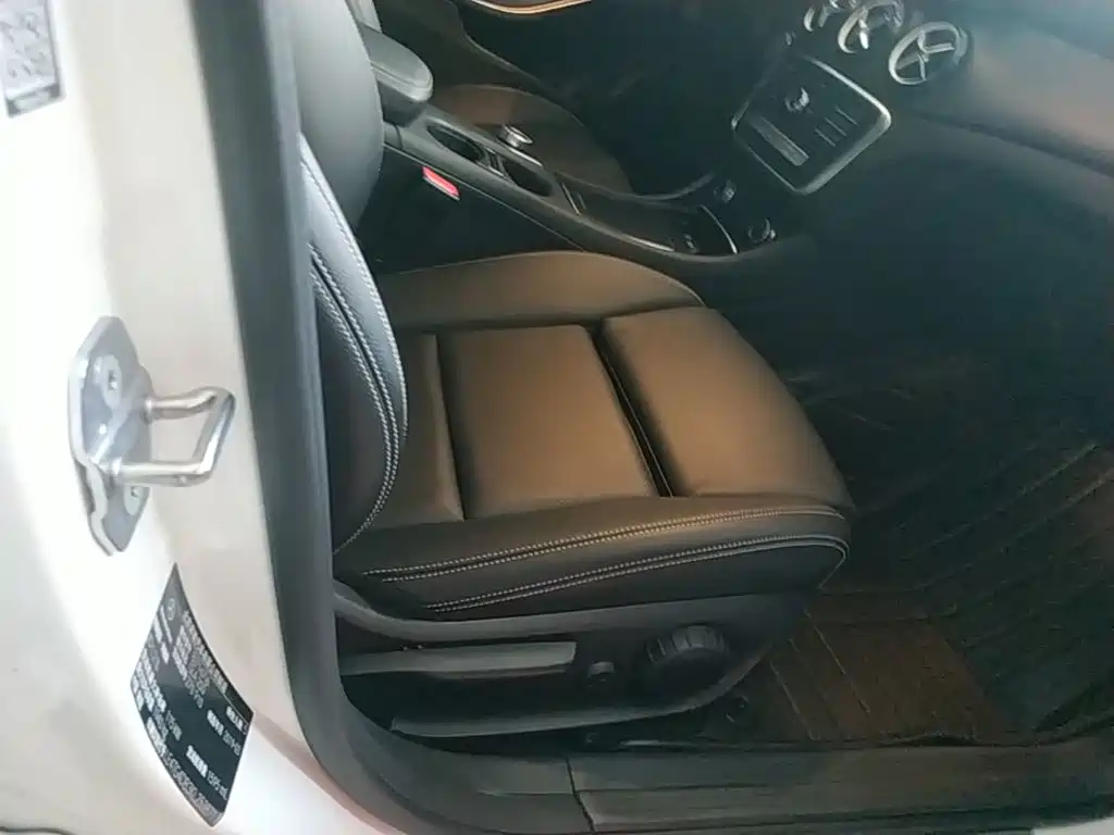 Mercedes-Benz GLA — миниатюра 25