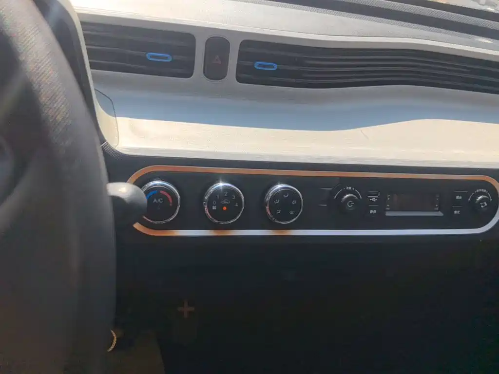 Wuling MINIEV — миниатюра 13