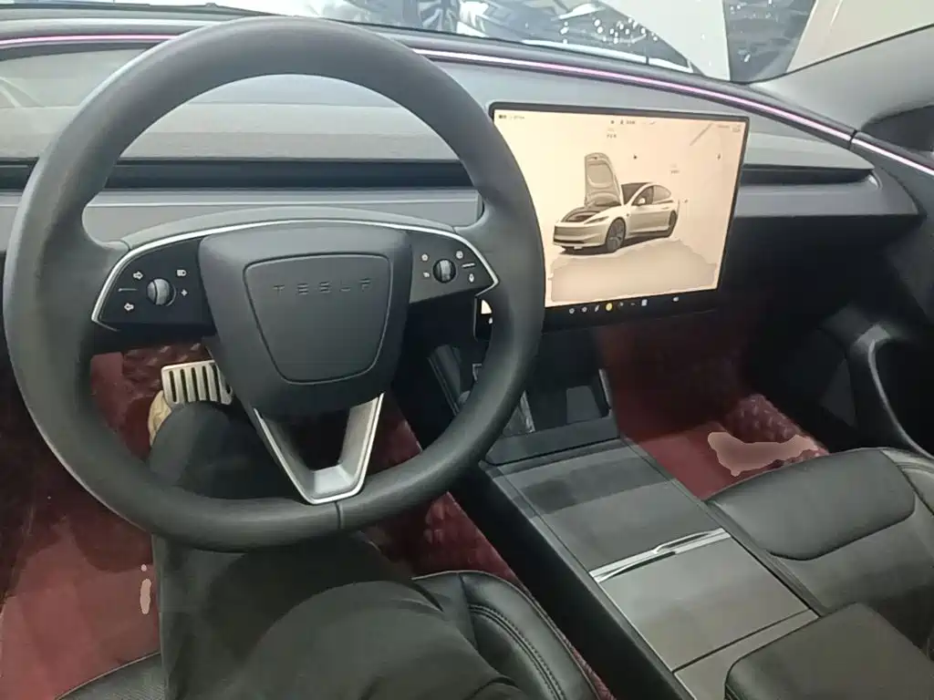 Tesla Model 3 — миниатюра 10