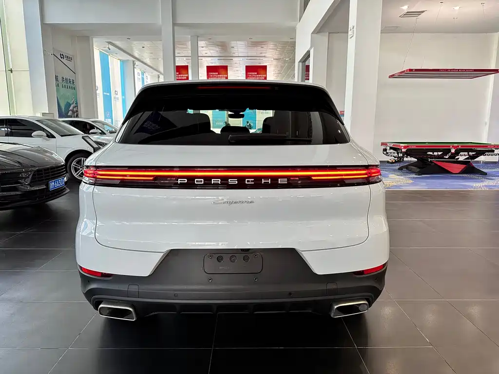 Porsche Cayenne — миниатюра 6
