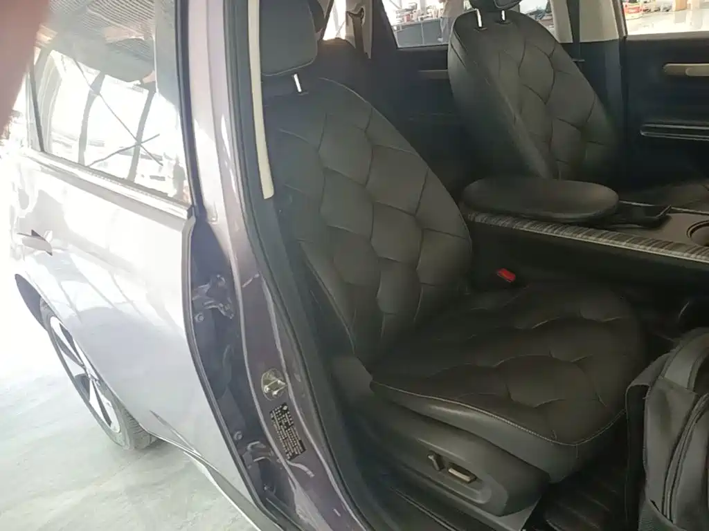 Baojun Yunduo — миниатюра 25