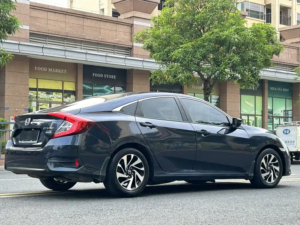 Honda Civic — миниатюра 4