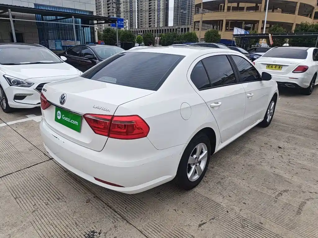 Volkswagen Lavida — миниатюра 7
