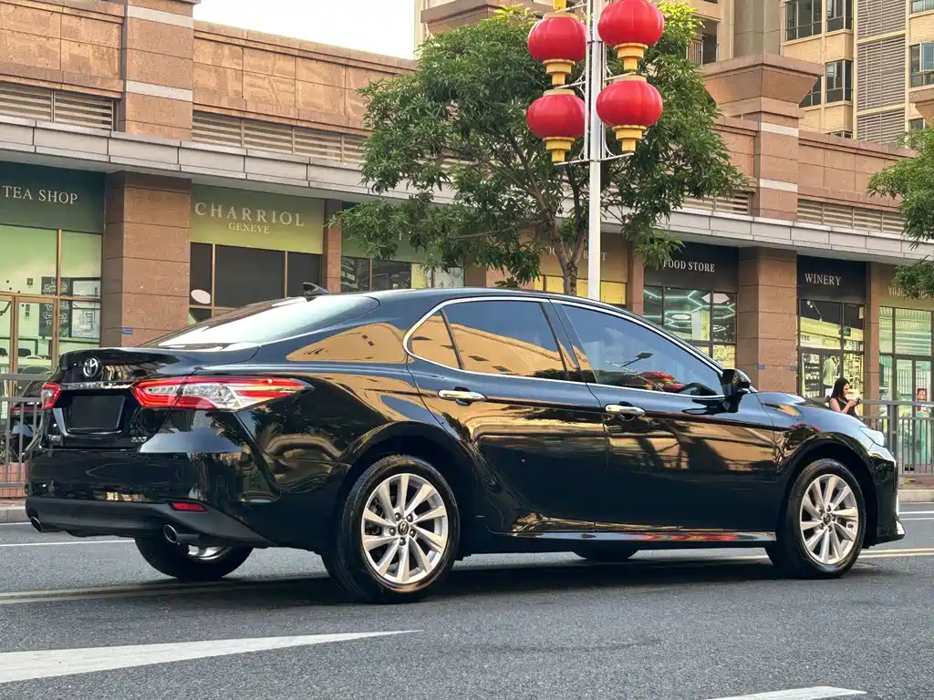 Toyota Camry — миниатюра 7