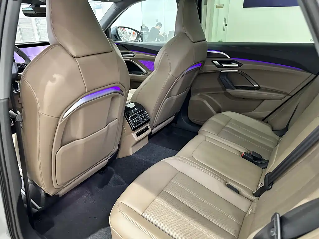 Audi Q5L — миниатюра 10