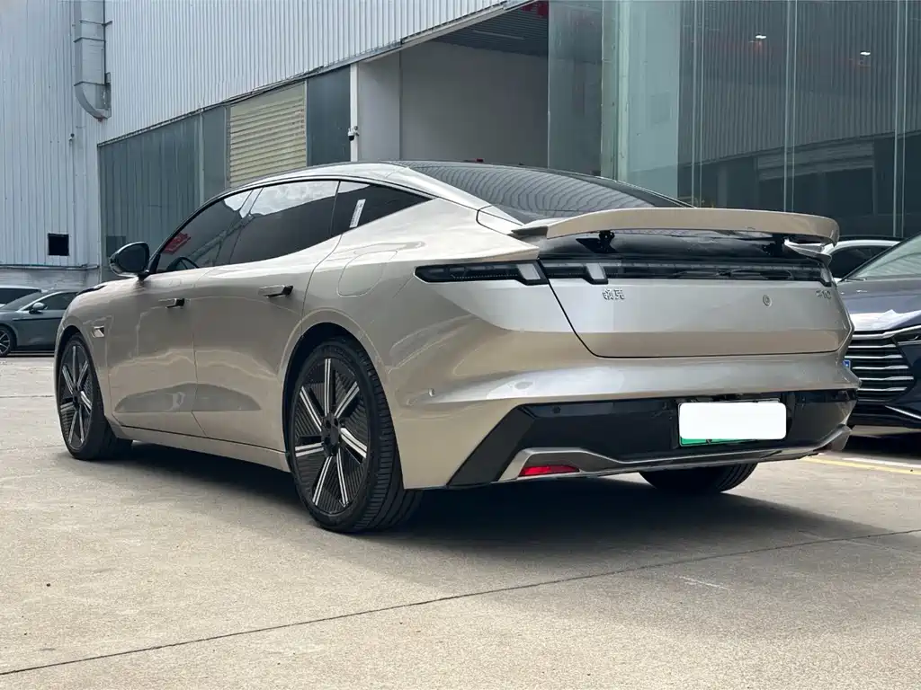 Lynk & Co Z10 — миниатюра 9