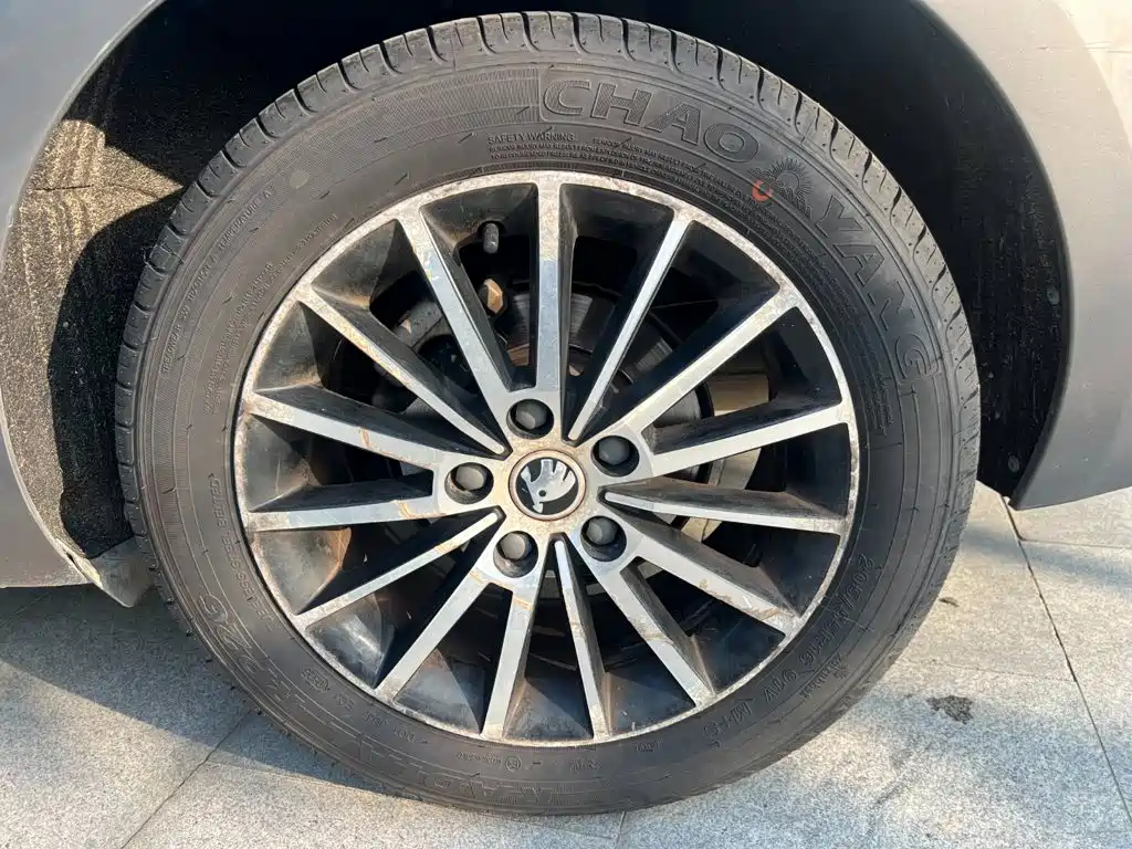 Skoda Octavia — миниатюра 5