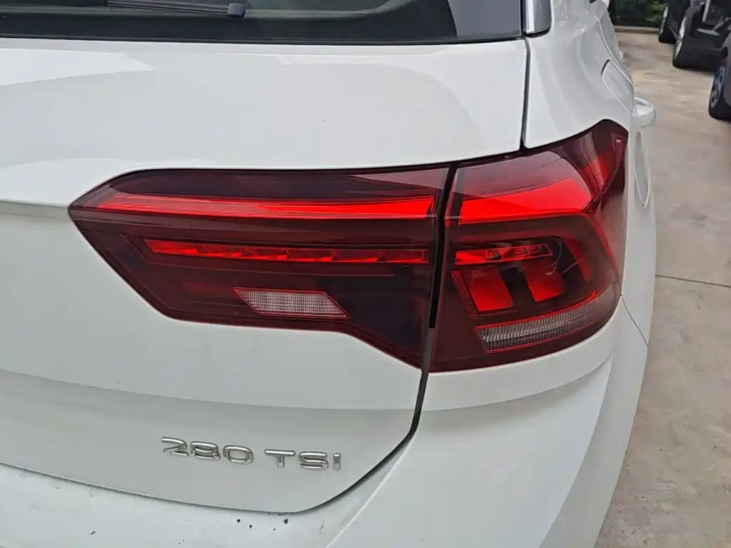Volkswagen T-Roc — миниатюра 8