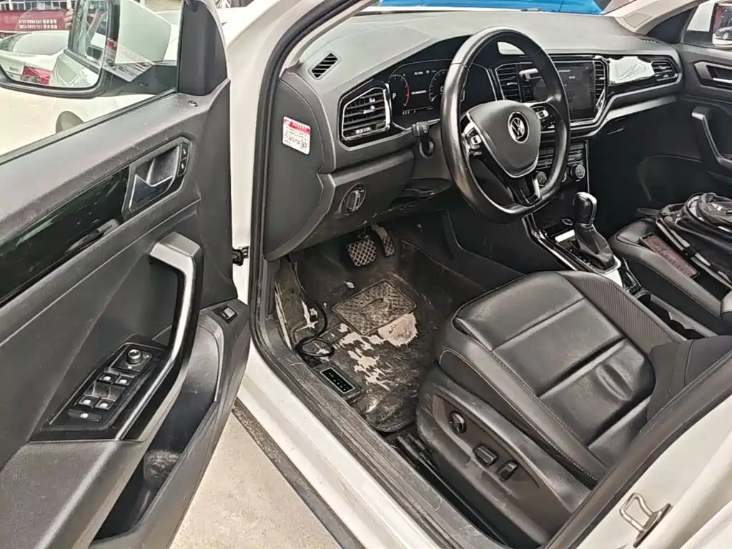 Volkswagen T-Roc — миниатюра 16