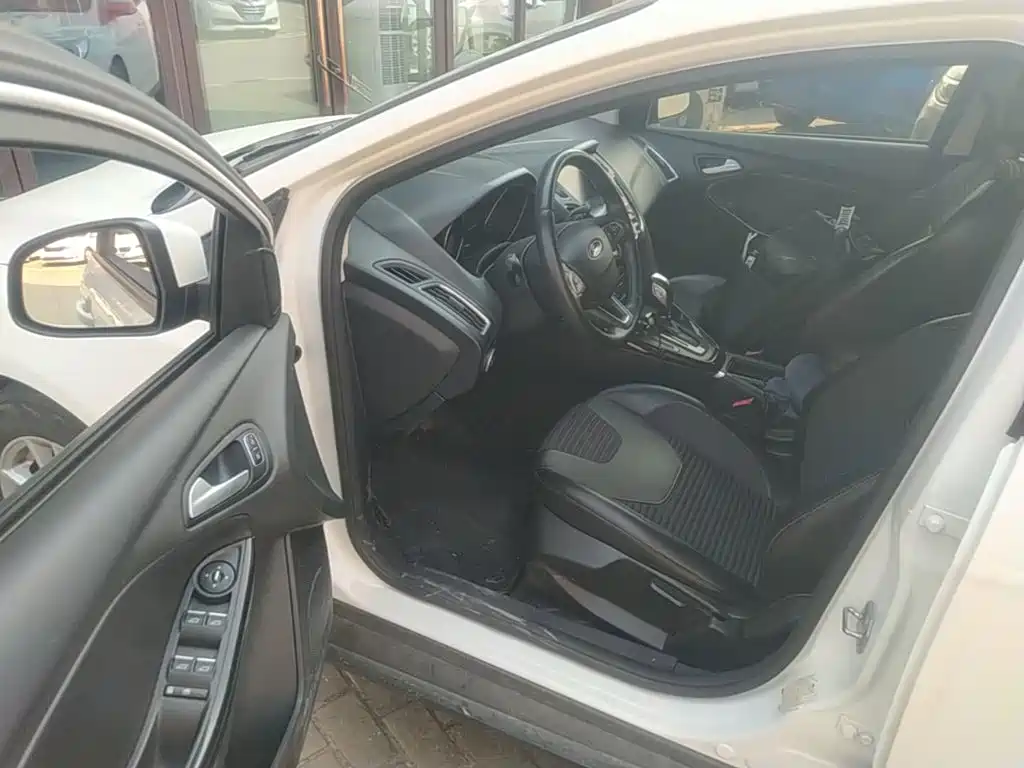 Ford Focus — миниатюра 16