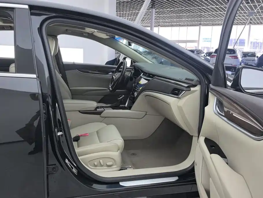 Cadillac XTS — миниатюра 8