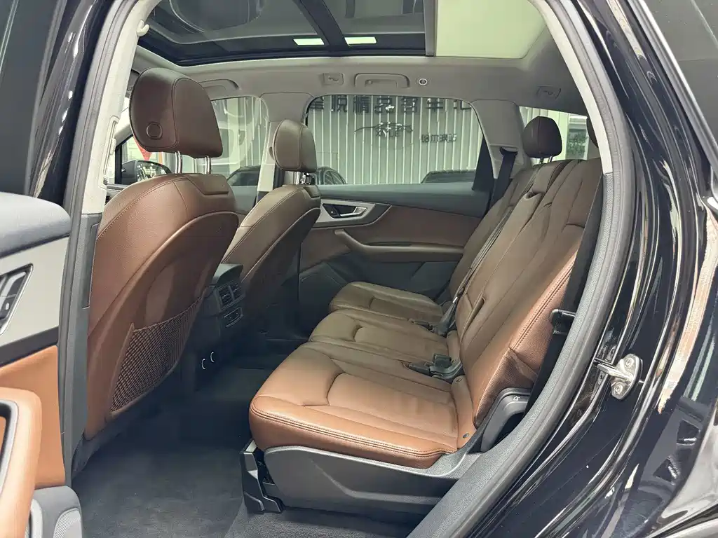 Audi Q7 — миниатюра 21
