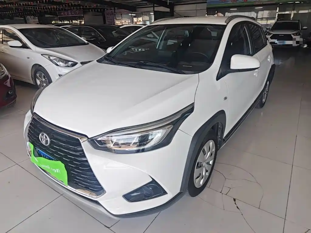 Toyota Yaris L — миниатюра 2