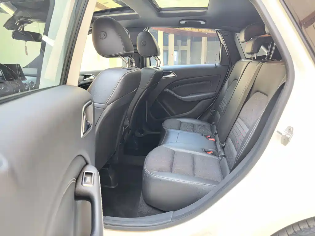 Mercedes-Benz B-Class — миниатюра 6