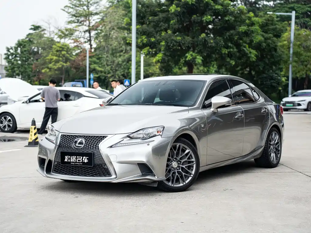 Lexus IS 2016