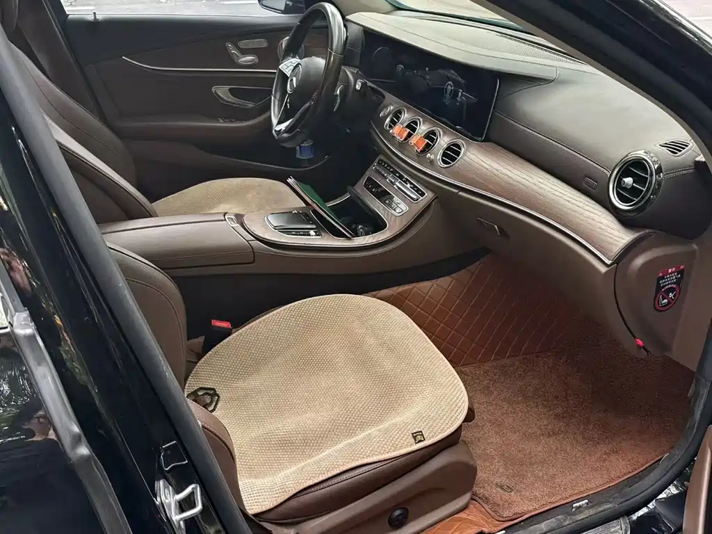 Mercedes-Benz E-Class — миниатюра 3