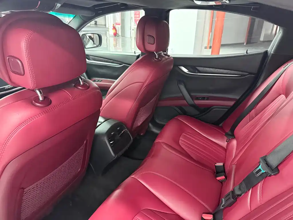 Maserati Ghibli — миниатюра 6