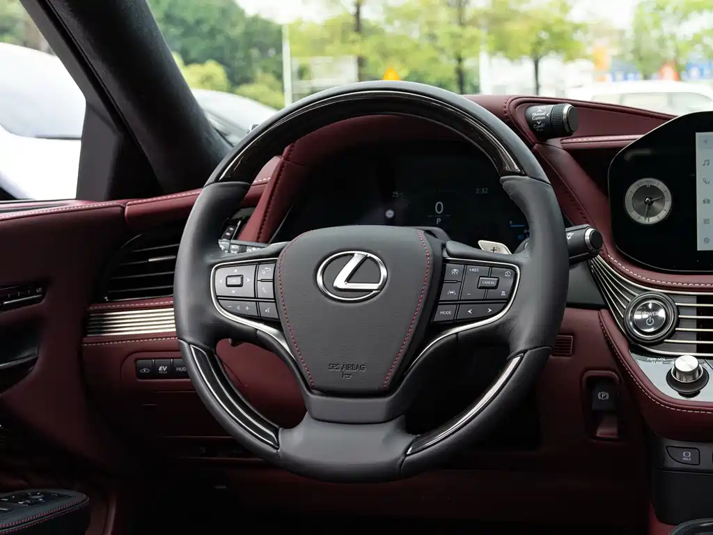Lexus LS — миниатюра 14