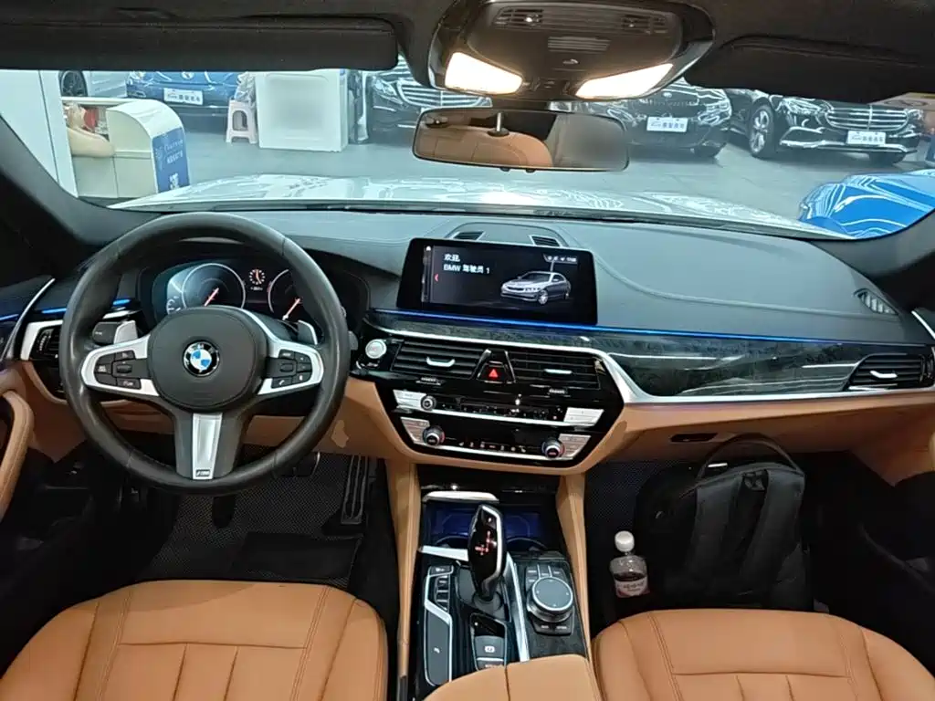 BMW 5 Series — миниатюра 10