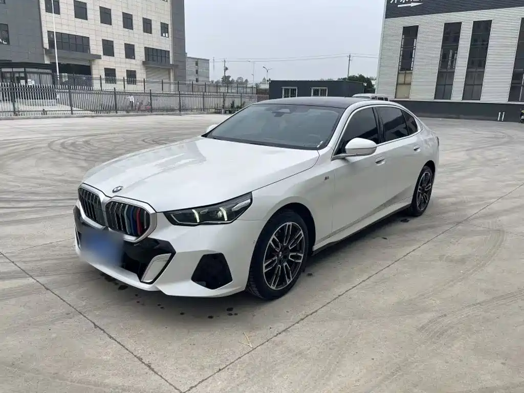 BMW 5 Series — миниатюра 2