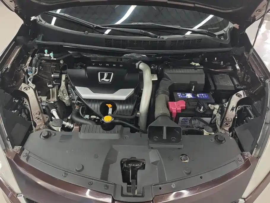 Luxgen U6 — миниатюра 10