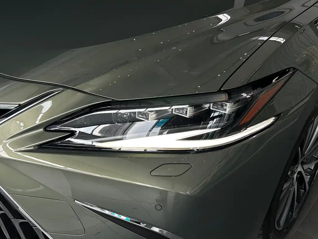 Lexus ES — миниатюра 20