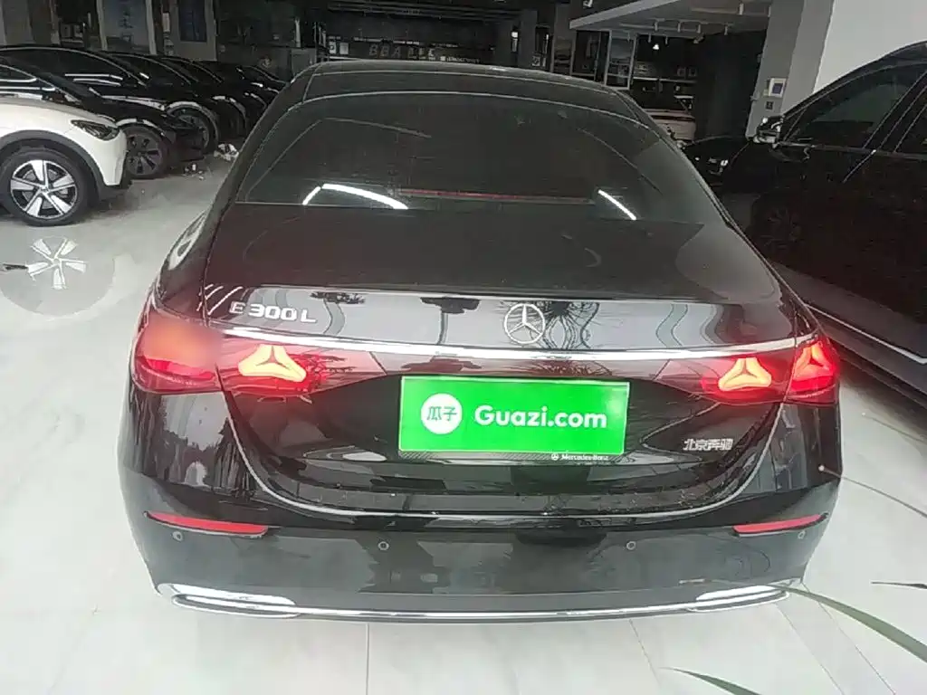 Mercedes-Benz E-Class — миниатюра 6