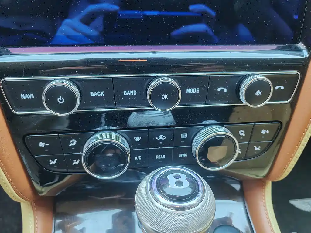 Bentley Flying Spur — миниатюра 15