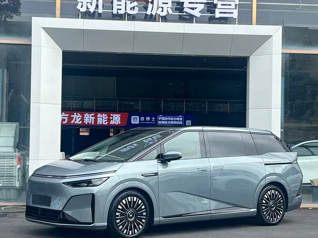 XPeng X9 — миниатюра 5