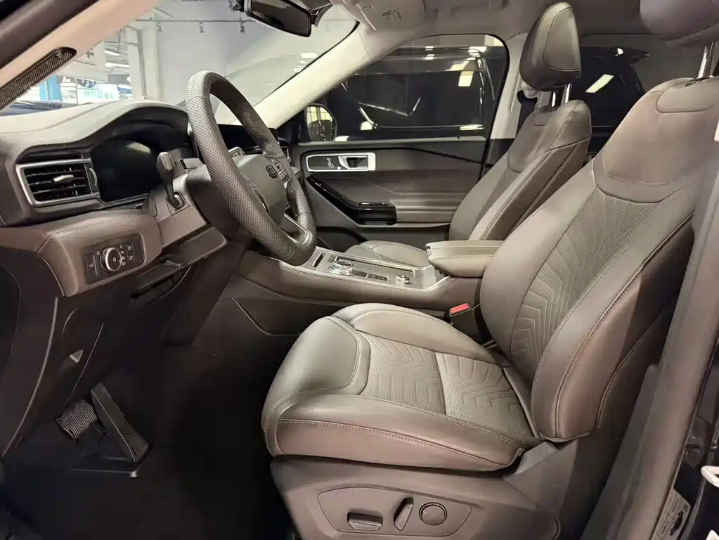 Ford Explorer — миниатюра 4