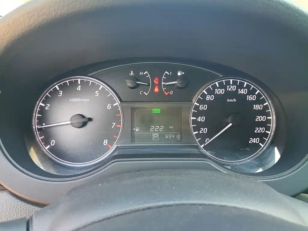 Nissan Tiida — миниатюра 8