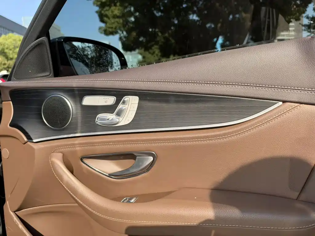 Mercedes-Benz E-Class New Energy — миниатюра 6