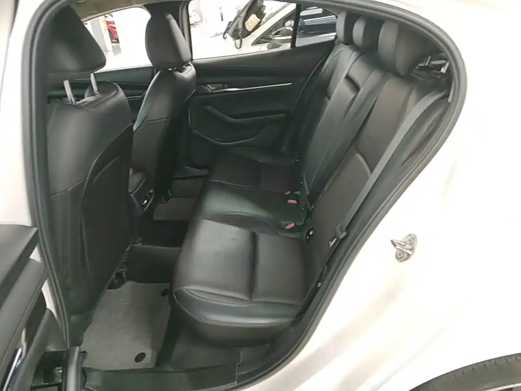 Mazda 3 Axela — миниатюра 17