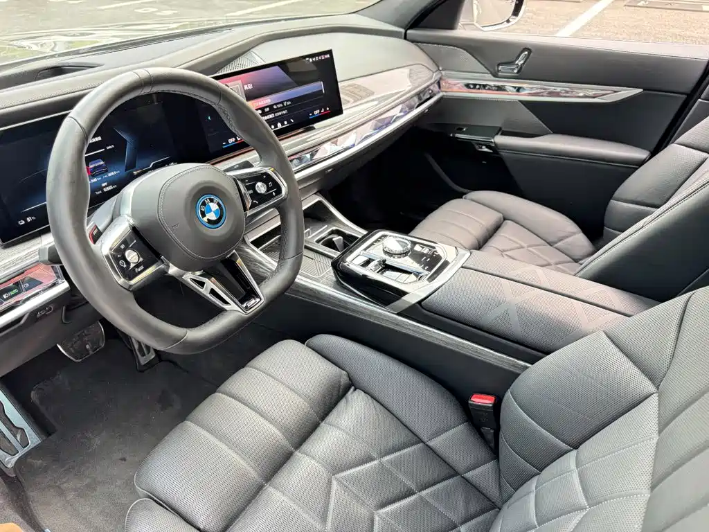 BMW i7 — миниатюра 7